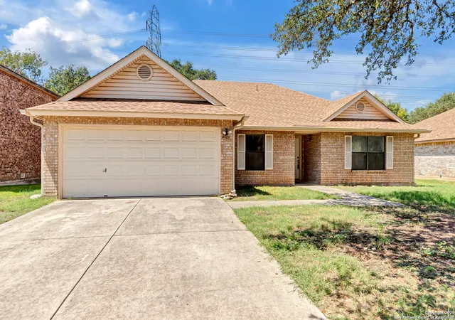 Photo 2 of Sale Pending at 2107 Border Ml Dr, San Antonio, TX 78230 | MLS# 1898351 | Listing updated on 2025-10-02
