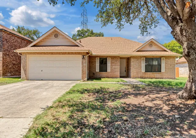 Photo 3 of Sale Pending at 2107 Border Ml Dr, San Antonio, TX 78230 | MLS# 1898351 | Listing updated on 2025-10-02