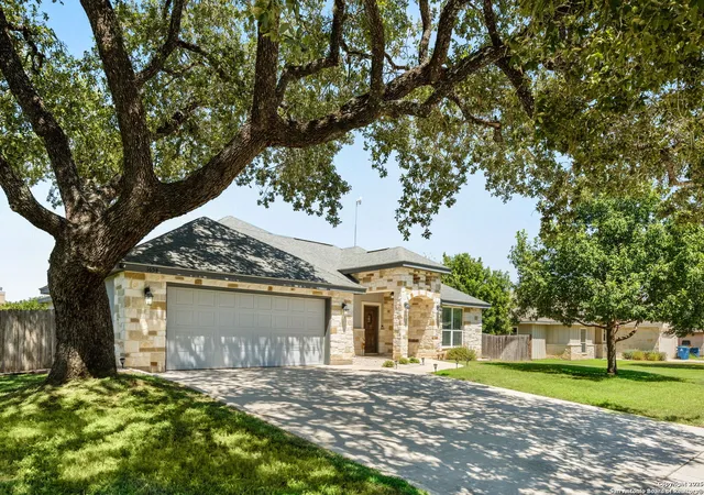 Photo 3 of Sale Pending at 1654 Stone Hvn, Pleasanton, TX 78064 | MLS# 1898368 | Listing updated on 2026-04-28