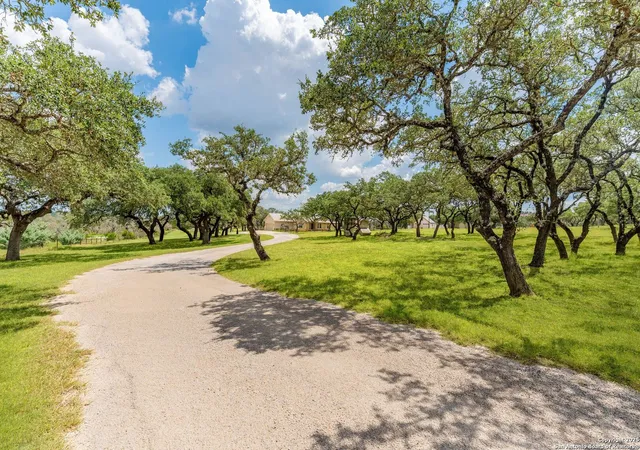 Photo 2 of Sale Pending at 307 Pecan Pkwy, Boerne, TX 78006 | MLS# 1898370 | Listing updated on 2025-10-07