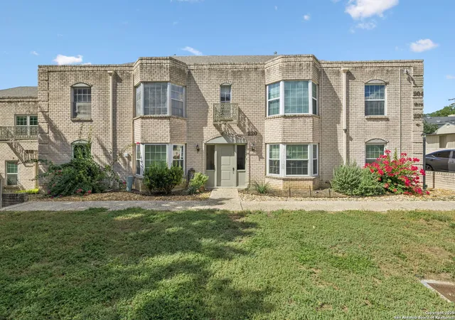 2nd image of 102 Ruelle Ln #220-B, San Antonio, TX 78209 | MLS# 1898401
