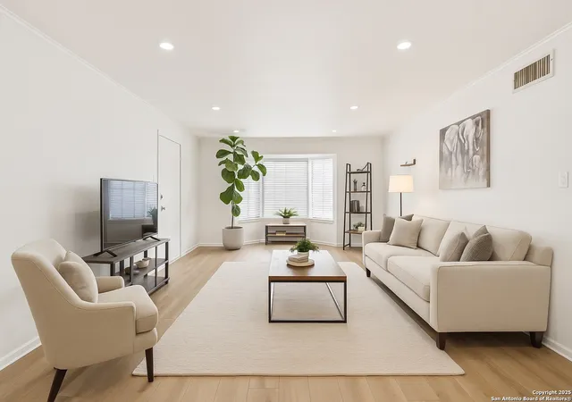 1st image of 102 Ruelle Ln #220-B, San Antonio, TX 78209 | MLS# 1898401