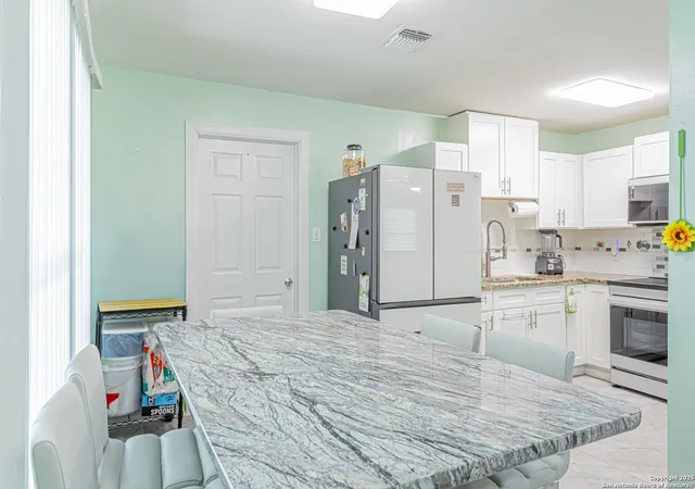 Photo 4 of Single family home for sale at 6211 Birch Valley, San Antonio, TX 78242 | MLS# 1898431 | Listing updated on 2025-10-15