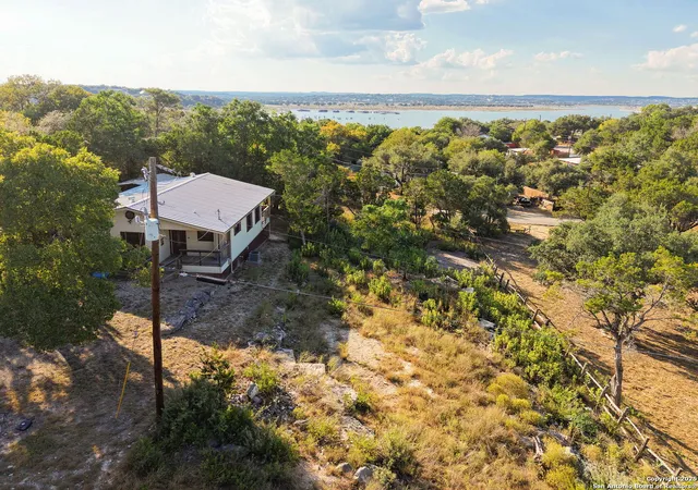 4th image of 617 Canyon Edge, Canyon Lake, TX 78133 | MLS# 1898446