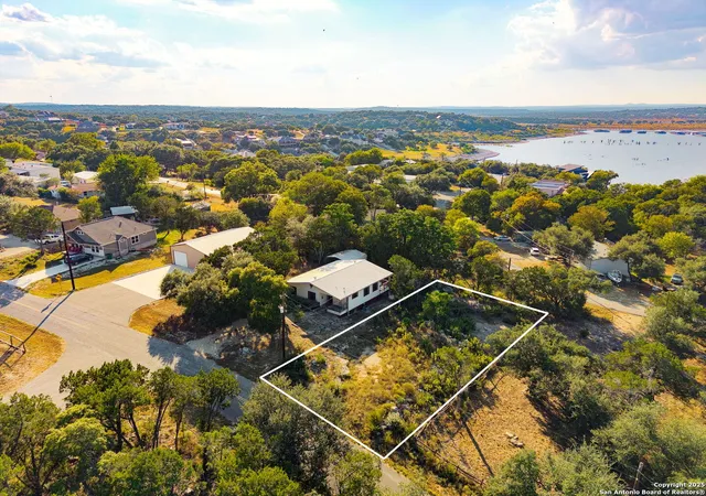 Homes for sale in Canyon Lake, TX | 617 Canyon Edge, Canyon Lake, TX 78133 | MLS# 1898446
