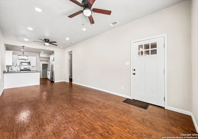 4th image of 1735 Center, San Antonio, TX 78202 | MLS# 1898478