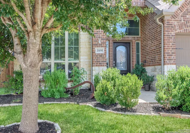 1st image of 2109 Range, Seguin, TX 78155 | MLS# 1898513