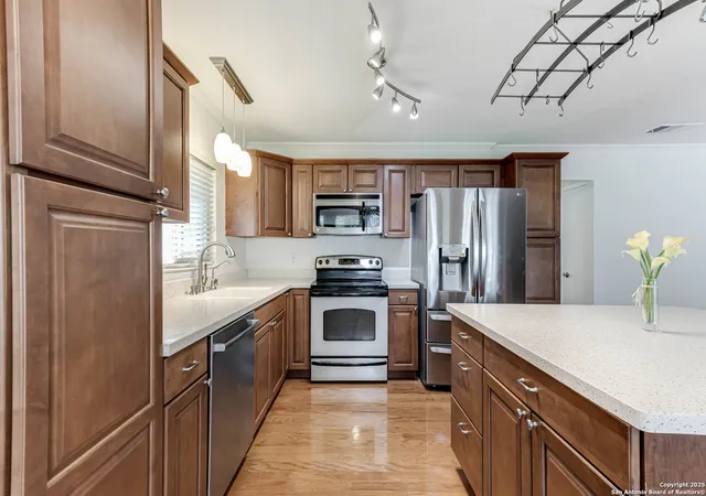 Photo 4 of Sale Pending at 6747 Country Swan, San Antonio, TX 78240 | MLS# 1898517 | Listing updated on 2025-10-07