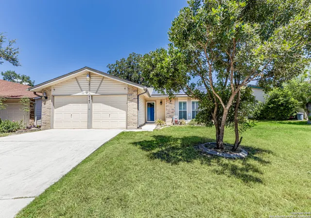 Photo 1 of Sale Pending at 6747 Country Swan, San Antonio, TX 78240 | MLS# 1898517 | Listing updated on 2025-10-07