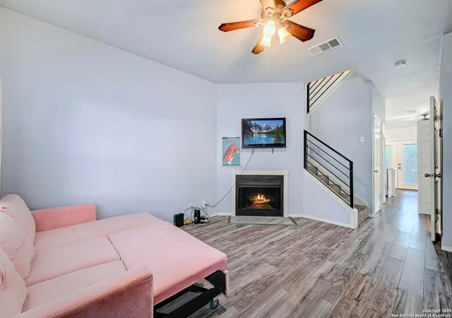 Photo 4 of Single family home for sale at 1815 Garys, San Antonio, TX 78247 | MLS# 1898567 | Listing updated on 2025-10-17