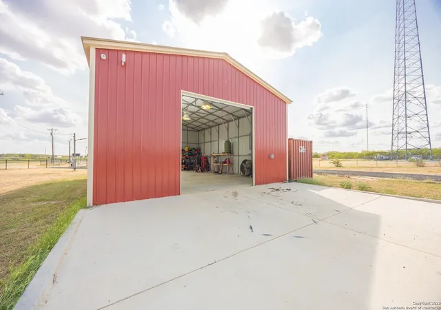 4th image of 14951 N Ih 35, Moore, TX 78057 | MLS# 1898620