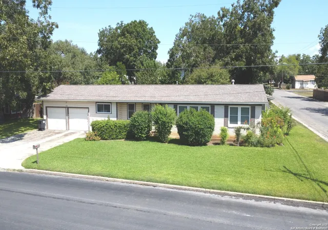 Photo 3 of Single family home for sale at 1202 27th Street, Hondo, TX 78861 | MLS# 1898686 | Listing updated on 2025-11-16