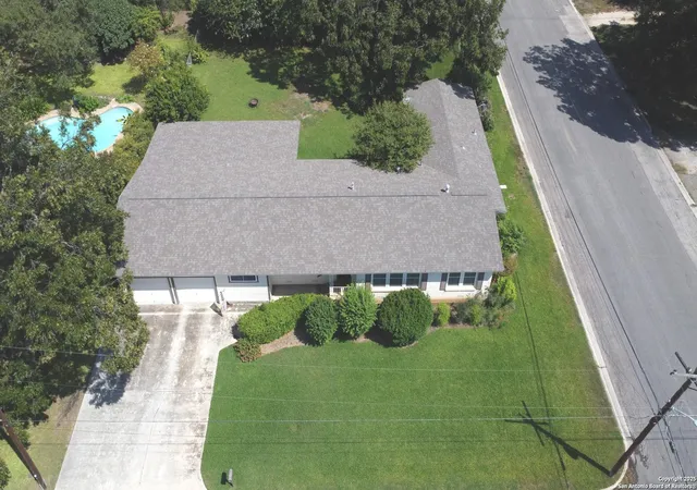 Photo 4 of Single family home for sale at 1202 27Th Street, Hondo, TX 78861 | MLS# 1898686 | Listing updated on 2025-11-16