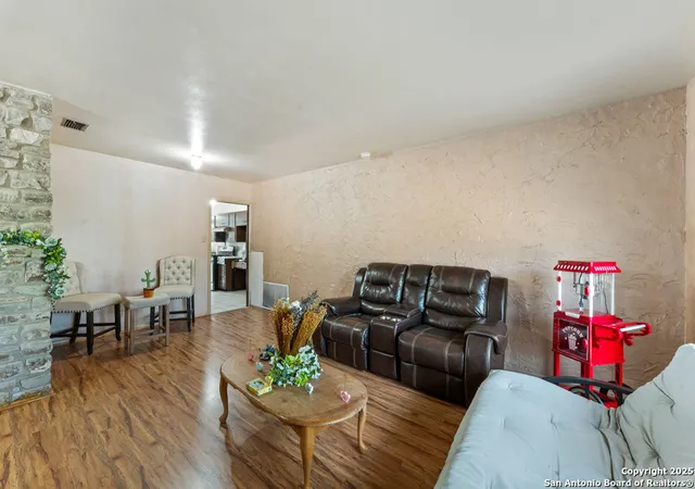 Photo 3 of Single family home for sale at 127 Roesler, San Antonio, TX 78220 | MLS# 1898689 | Listing updated on 2025-10-14