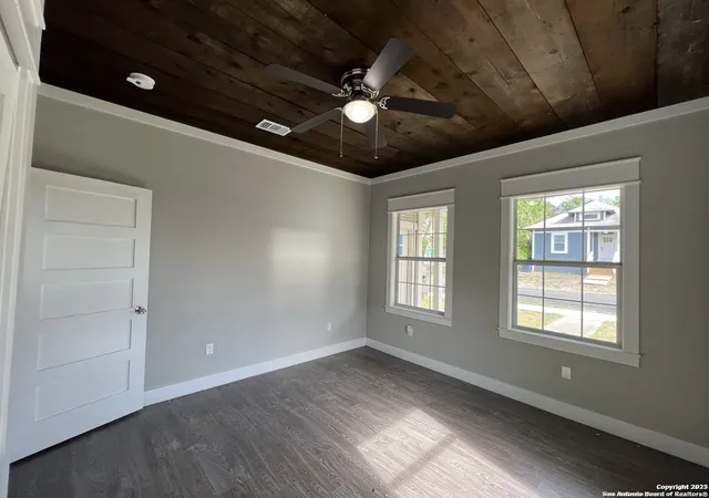 Photo 4 of Single family home for sale at 126 Paul, San Antonio, TX 78203 | MLS# 1898690 | Listing updated on 2025-09-17