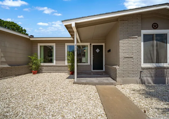 4th image of 551 Storeywood, San Antonio, TX 78213 | MLS# 1898715
