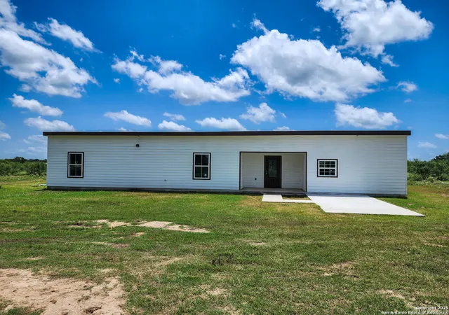 image of 950 Highsmith Rd, Luling, TX 78648 | MLS# 1898730