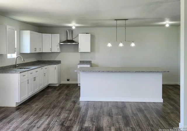 image of 950 Highsmith Rd, Luling, TX 78648 | MLS# 1898730