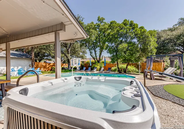 Photo 4 of Sale Pending at 113 Wickford, San Antonio, TX 78213 | MLS# 1898739 | Listing updated on 2025-12-03