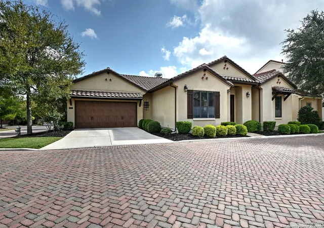 Photo 2 of Sale Pending at 1414 W Bitters Rd #18, San Antonio, TX 78248 | MLS# 1898751 | Listing updated on 2025-12-11
