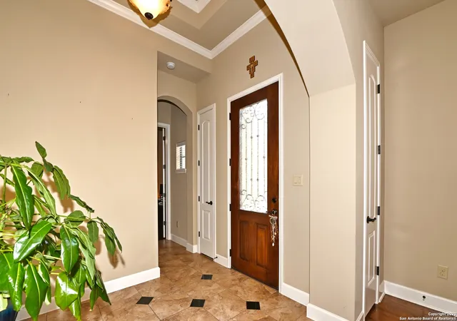 Photo 4 of Sale Pending at 1414 W Bitters Rd #18, San Antonio, TX 78248 | MLS# 1898751 | Listing updated on 2025-12-11