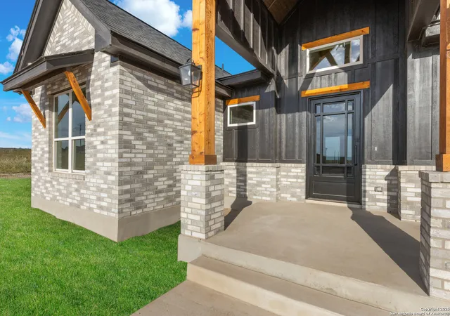 Photo 3 of Sale Pending at 131 Sunset, Cibolo, TX 78108 | MLS# 1898818 | Listing updated on 2025-10-03