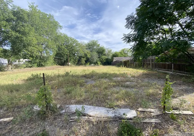 3rd image of 5124 E Hayden Dr, San Antonio, TX 78242 | MLS# 1898861