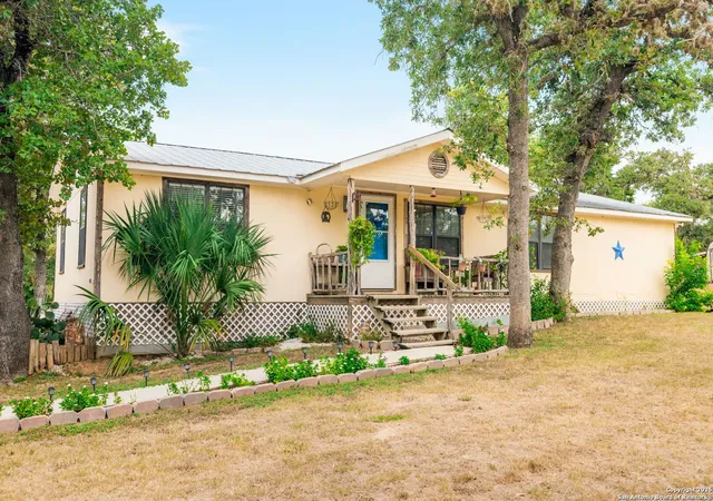 Photo 1 of Sale Pending at 176 Deep Woods Dr, Seguin, TX 78155 | MLS# 1898866 | Listing updated on 2026-05-03
