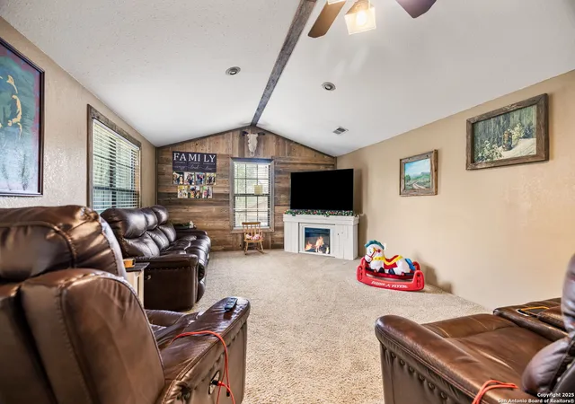 Photo 3 of Sale Pending at 176 Deep Woods Dr, Seguin, TX 78155 | MLS# 1898866 | Listing updated on 2026-05-03