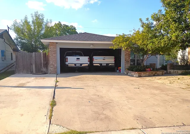 Photo 2 of Single family home for sale at 451 Bertetti, San Antonio, TX 78227 | MLS# 1898881 | Listing updated on 2025-10-27