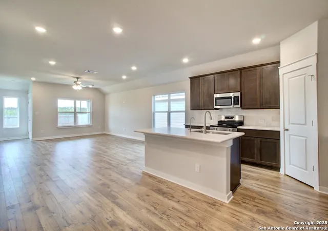 Photo 3 of Sale Pending at 943 Cloud Sky Rd, New Braunfels, TX 78130 | MLS# 1898902 | Listing updated on 2026-01-12