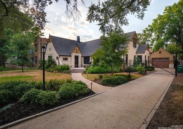 Photo 1 of Sale Pending at 215 E Rosewood, San Antonio, TX 78212 | MLS# 1898945 | Listing updated on 2025-09-23