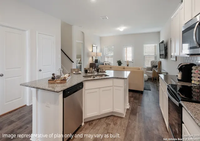 Photo 4 of Sale Pending at 22827 Tee Shot, San Antonio, TX 78261 | MLS# 1898949 | Listing updated on 2025-12-08