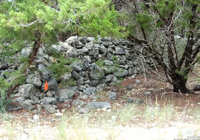 Photo 1 of Sale Pending at 1043 Eastview Dr, Canyon Lake, TX 78133 | MLS# 1898994 | Listing updated on 2025-09-09