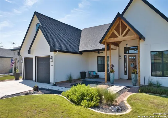 2nd image of 105 Parlin Ln, Fredericksburg, TX 78624 | MLS# 1899053