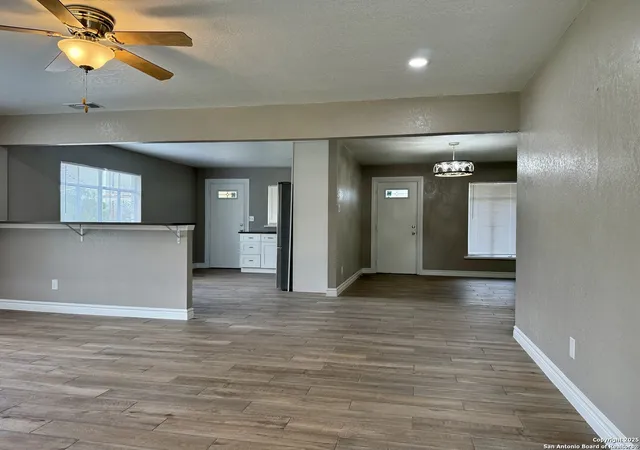 Photo 3 of Single family home for sale at 267 Crestview, San Antonio, TX 78201 | MLS# 1899060 | Listing updated on 2025-09-19