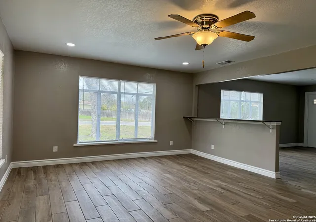 Photo 3 of Single family home for sale at 267 Crestview, San Antonio, TX 78201 | MLS# 1899060 | Listing updated on 2025-09-19