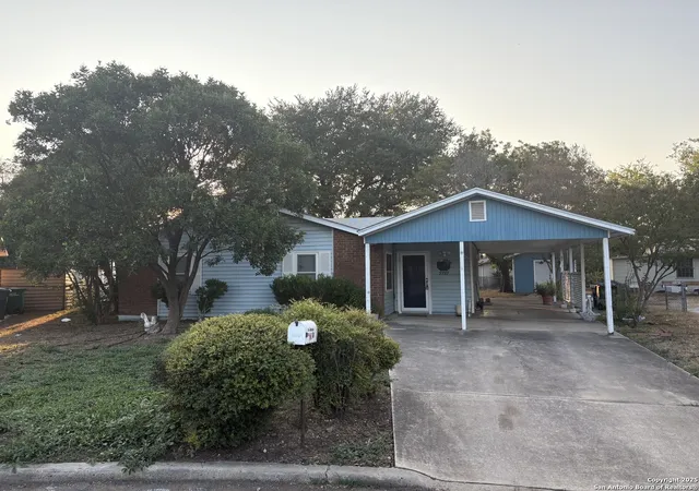 Photo 1 of Sale Pending at 2727 Coldstream St, San Antonio, TX 78224 | MLS# 1899068 | Listing updated on 2025-12-01