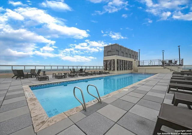 Photo 2 of Condo for sale at 610 E Market #3117, San Antonio, TX 78205 | MLS# 1899074 | Listing updated on 2025-10-07