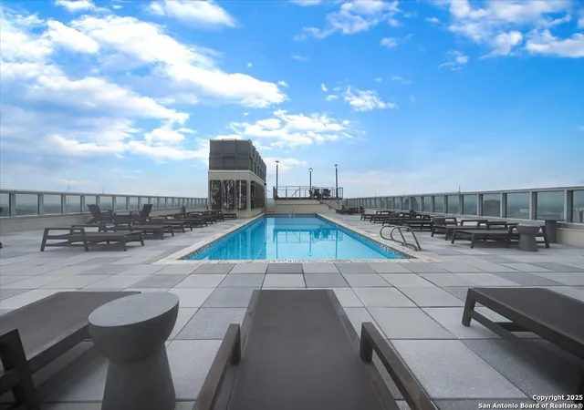 Photo 3 of Condo for sale at 610 E Market #3117, San Antonio, TX 78205 | MLS# 1899074 | Listing updated on 2025-10-07
