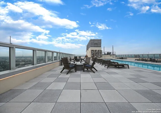 Photo 4 of Condo for sale at 610 E Market #3117, San Antonio, TX 78205 | MLS# 1899074 | Listing updated on 2025-10-07