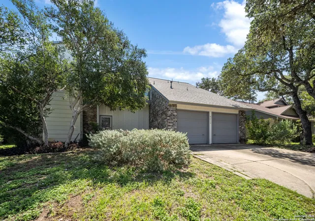 Photo 2 of Sale Pending at 8614 Timber Point St, San Antonio, TX 78250 | MLS# 1899081 | Listing updated on 2025-10-28