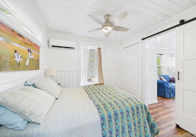 Photo 2 of Single family home for sale at 718 N N Live Oak St, Rockport, TX 78382 | MLS# 1899083 | Listing updated on 2026-01-02