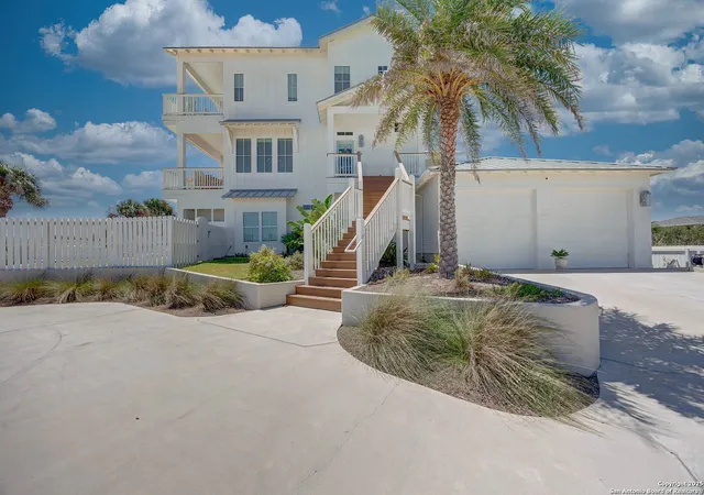 Photo 1 of Single family home for sale at 636 Light, Port Aransas, TX 78373 | MLS# 1899085 | Listing updated on 2025-10-09