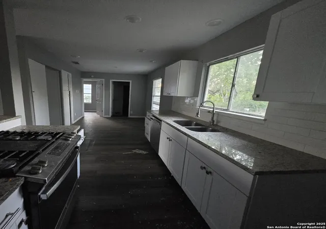 Photo 3 of Single family home for sale at 5647 Middlefield Dr, San Antonio, TX 78242 | MLS# 1899087 | Listing updated on 2025-09-20