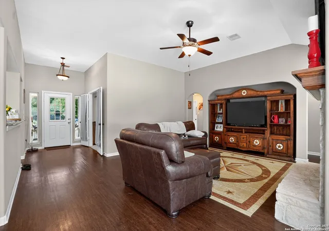 Photo 3 of Sale Pending at 139 Private Road 6353, Dayton, TX 77535 | MLS# 1899110 | Listing updated on 2025-10-12