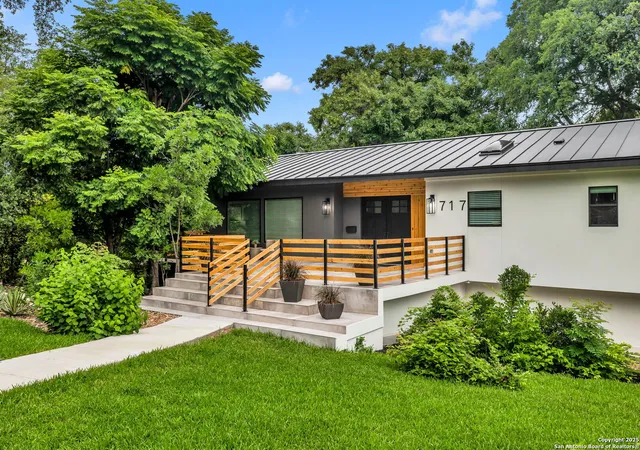 Photo 4 of Sale Pending at 717 Ridgemont Ave, San Antonio, TX 78209 | MLS# 1899140 | Listing updated on 2025-09-21