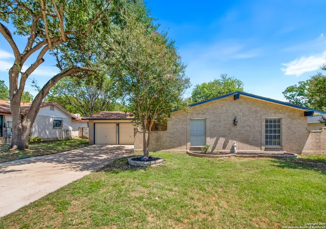 Photo 3 of Sale Pending at 4907 El Gusto St, San Antonio, TX 78233 | MLS# 1899164 | Listing updated on 2026-03-17
