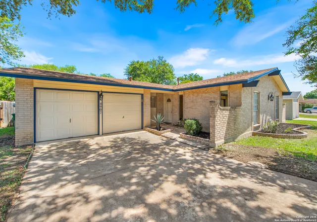 Photo 3 of Sale Pending at 4907 El Gusto St, San Antonio, TX 78233 | MLS# 1899164 | Listing updated on 2026-03-17