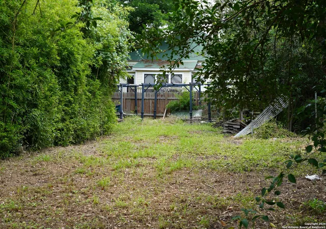 3rd image of 917 Burnet, San Antonio, TX 78202 | MLS# 1899218